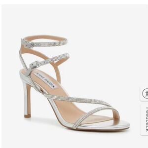 Steve Madden Graycen Sandal. Size 9M. Color- Silver metallic